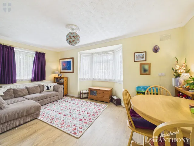 Photo 2 — Prebendal Avenue, Aylesbury, HP21 8HY