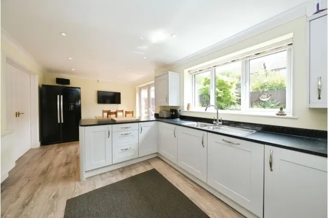 Beaumont Avenue, Southwell, NG25, photo 3
