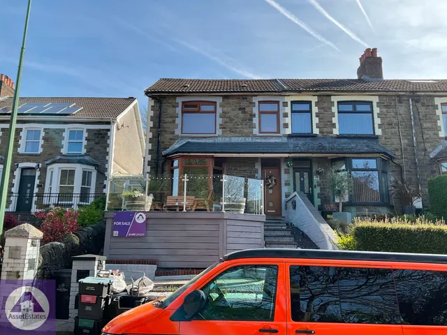 3 bedroom house — Alexandra Road, Abertillery