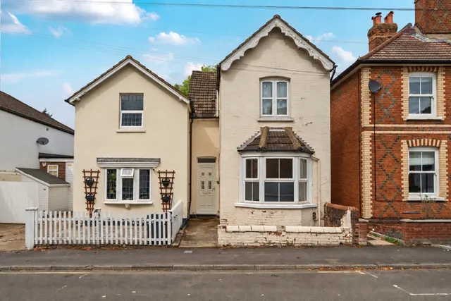 Markenfield Road Guildford GU1, photo 1