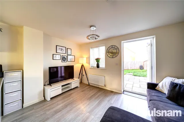 Photo 2 — Foxglove Avenue, Droitwich, Worcestershire, WR9 7TW