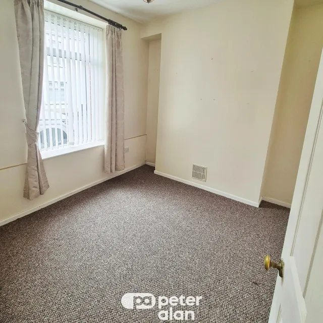 Cross Street, Neath, SA11, photo 3