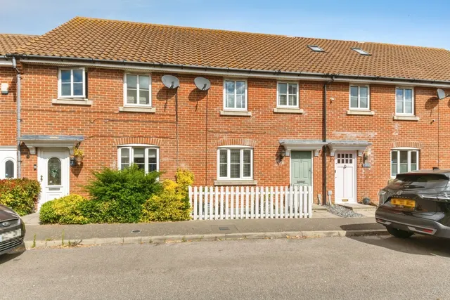Harpers Way, Clacton-on-Sea, Essex, CO16, photo 1