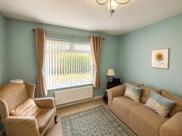 Knowle Avenue, Ainsdale, PR8, photo 2