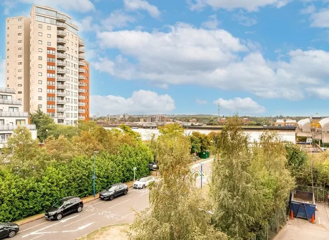 Booth Road, Royal Wharf, E16, photo 2