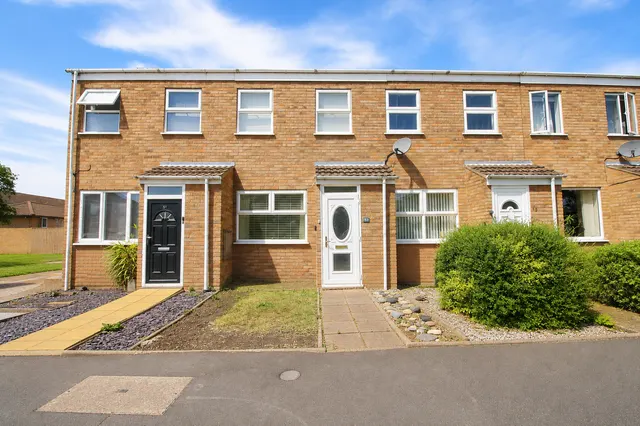 Crediton Close, Bedford, Bedford, MK40 3DU, photo 1