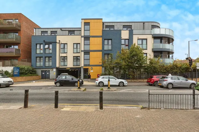 Headstone Drive, Harrow, photo 1