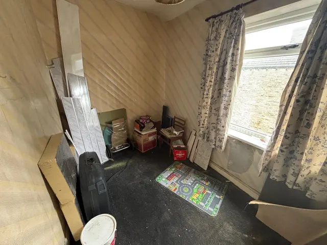 Photo 3 — Eldon Road, Huddersfield