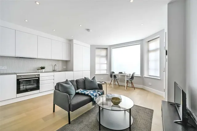 Caxton Road, London, W12 8JS, photo 1