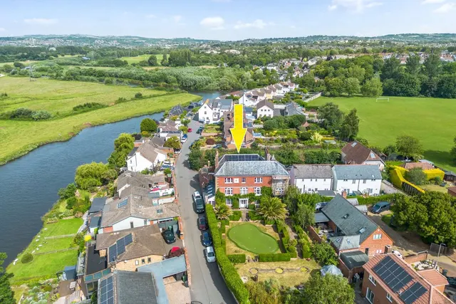 Countess Wear Road, Exeter, Devon, EX2 6LR, photo 1