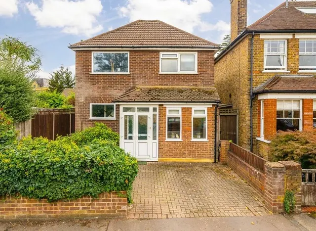 Varna Road, Hampton Village, TW12, photo 1
