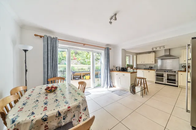 Stoatley Rise, Haslemere, GU27, photo 1