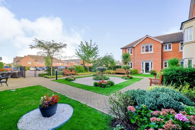 Tresham Close, Kettering, NN15, photo 1