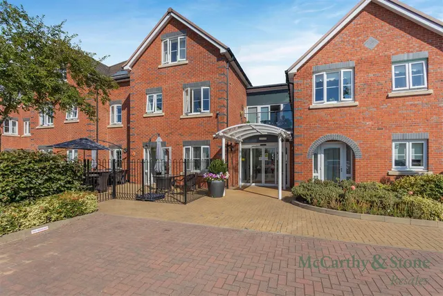 Tresham Close, Kettering, NN15, photo 2