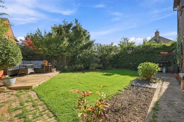 with 3 bedrooms in Bishop's Stortford, CM23, photo 3