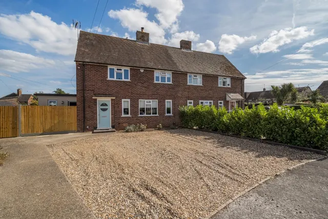 St. Peters Close, Old Windsor, photo 1