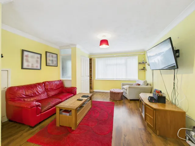 Photo 3 — Porter Road, Brighton Hill, Basingstoke, RG22