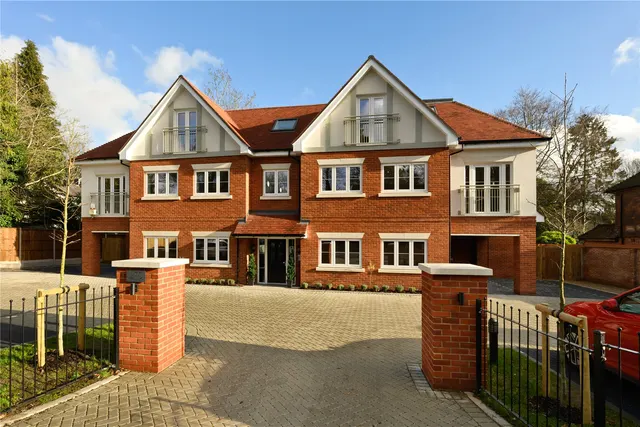 Brooklands Road, Weybridge, KT13, photo 1