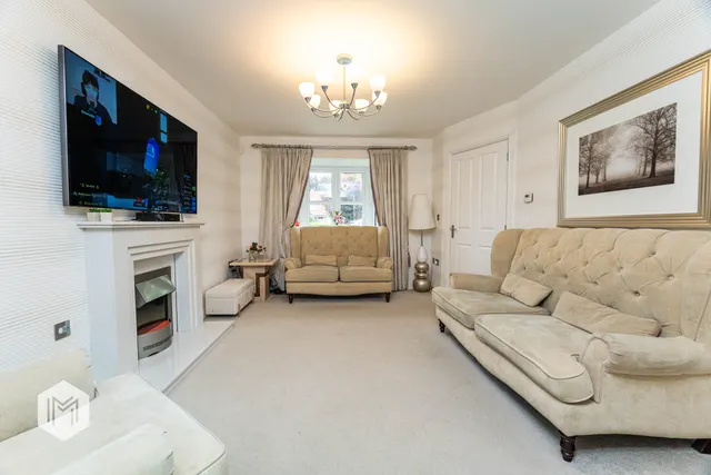 Photo 2 — Wilpshire Close, BURY, Bury, BL9 9FU
