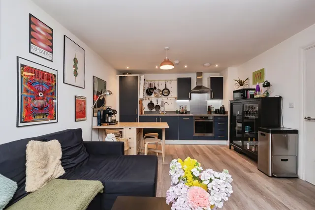 Photo 3 — Chapel Road, BRISTOL, Avon, BS16