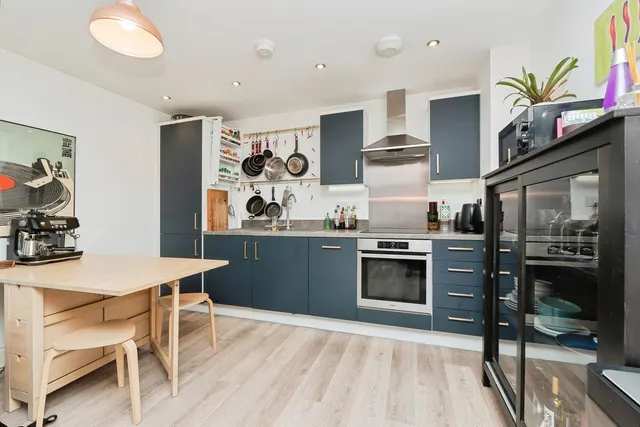 Photo 2 — Chapel Road, BRISTOL, Avon, BS16