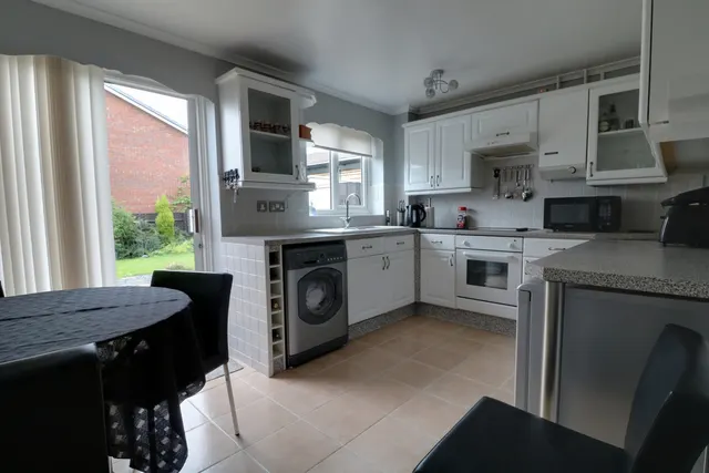 Clares Lane Close, Telford, photo 3