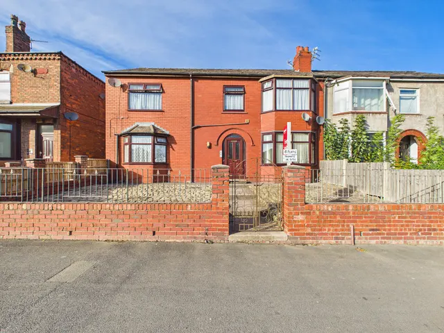 Ormskirk Road, Wigan, WN5, photo 1