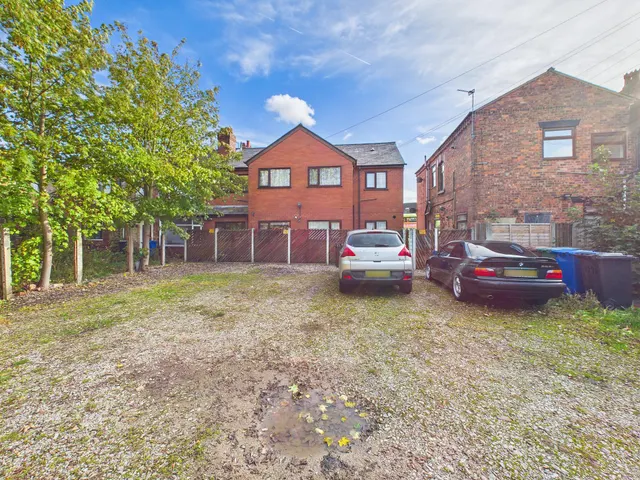 Ormskirk Road, Wigan, WN5, photo 2