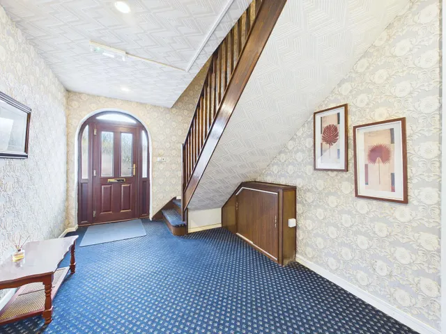 Ormskirk Road, Wigan, WN5, photo 3