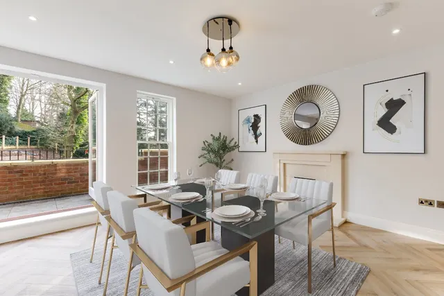 Photo 3 — High Beeches, 101 West Heath Road, Hampstead, London, NW3 7TN
