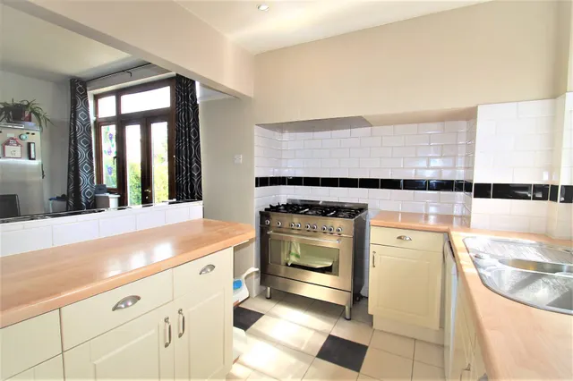Photo 2 — Maxwell Road, Welling, Kent, DA16