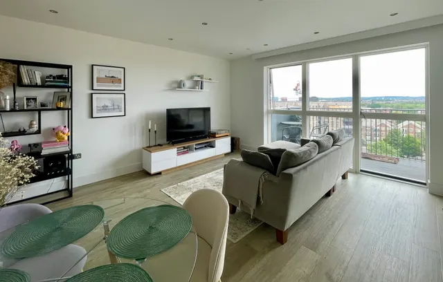 Lyon Road, Harrow, HA1, photo 1