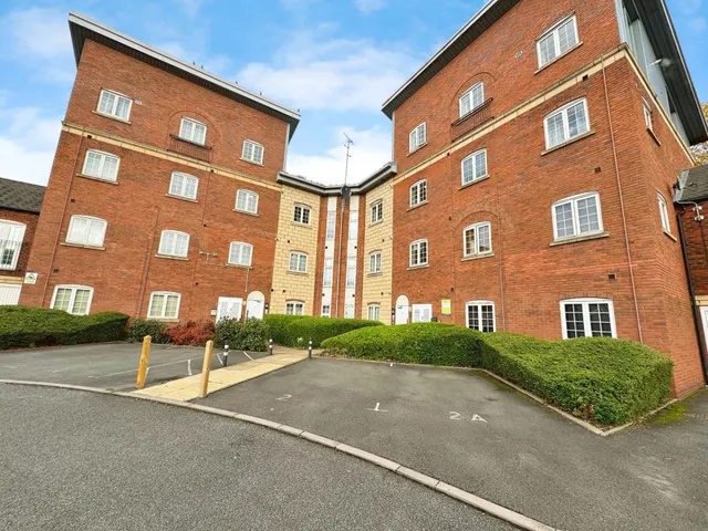 Anglesey Road, Burton-On-Trent, DE14, photo 1