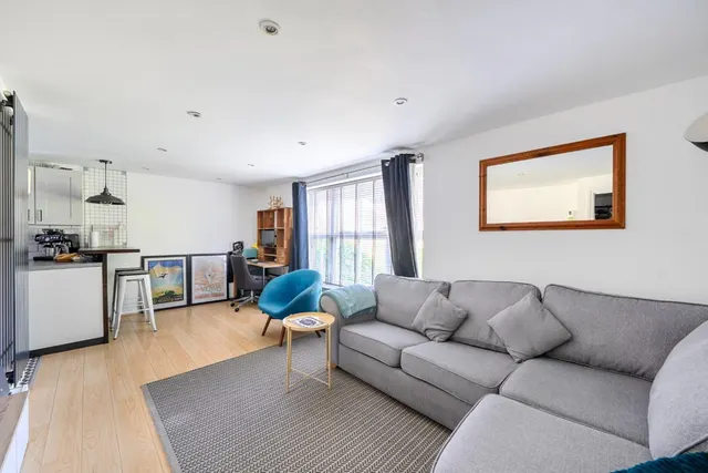 Mapeshill Place, Willesden Green, NW2, photo 3