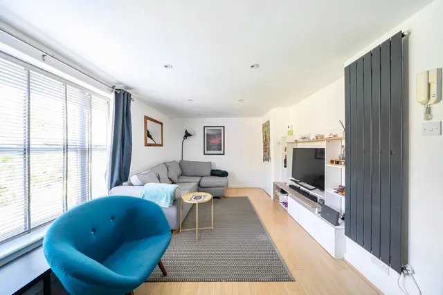 Mapeshill Place, Willesden Green, NW2, photo 2