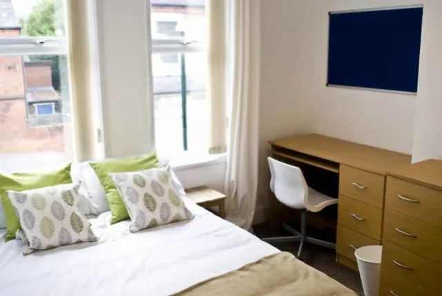 Viewings, B16, photo 1