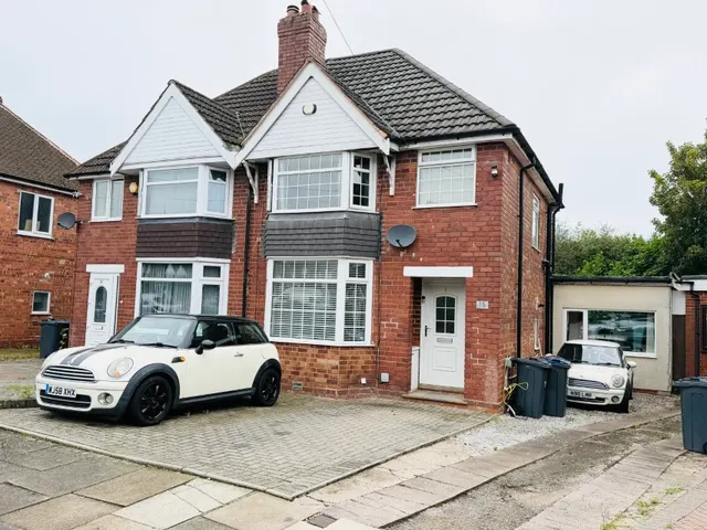 Temple Avenue, Hall Green, B28, photo 1