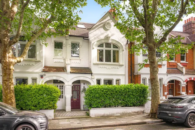 Photo 2 — Niton Street, Fulham, London, SW6 6NH