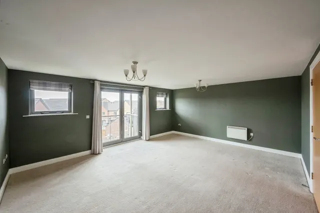Photo 2 — Kentmere Drive, Doncaster, South Yorkshire, DN4