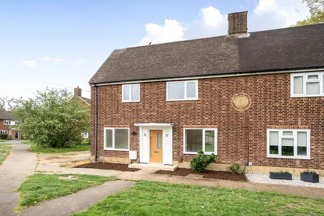 Douglas Road, Esher, KT10, photo 1