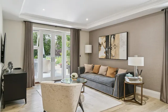 Belgrave House, Northwood, HA6, photo 3