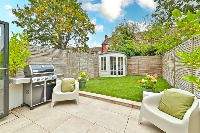 Nutcroft Road, SE15, photo 2