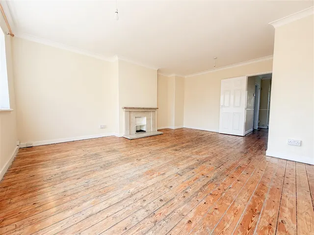 Photo 3 — Attfield Walk, Eastbourne, BN22 9LF
