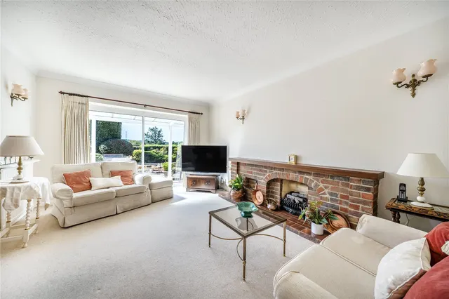 Photo 2 — The Hurst, Winchfield, Hook, Hampshire, RG27 8DE