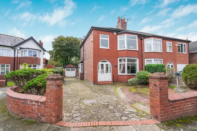 Doughty avenue, Eccles, M30, photo 1