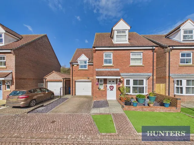 Willowdale Close, Bridlington, YO16 6RR, photo 1