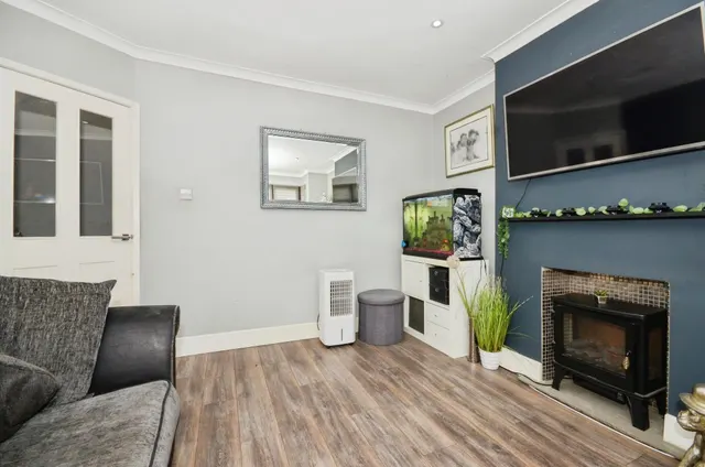 North Approach, Watford, WD25, photo 3