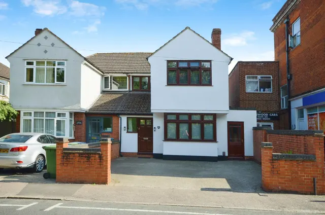North Approach, Watford, WD25, photo 1