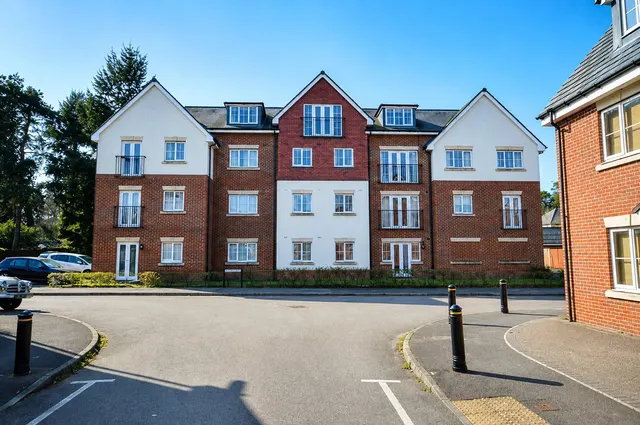 Royal Drive, Bordon, GU35, photo 1