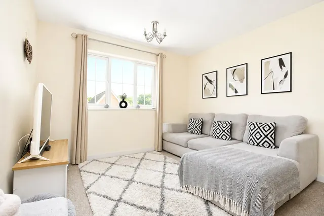 Royal Drive, Bordon, GU35, photo 2